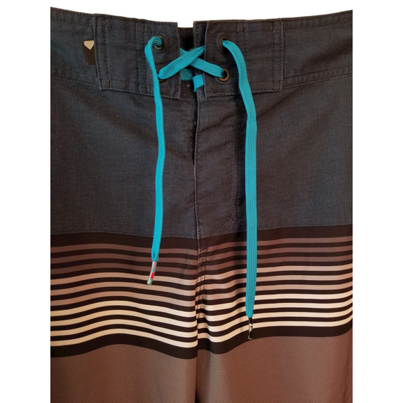 Quiksilver Multicolor Striped Swim Shorts Men's Size 34 Inseam 9 in - Picture 3 of 9